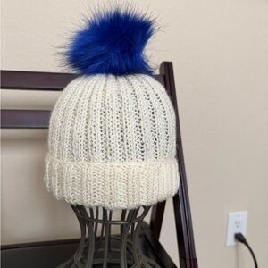 Chic Knit Beanie with Blue Pom-Pom